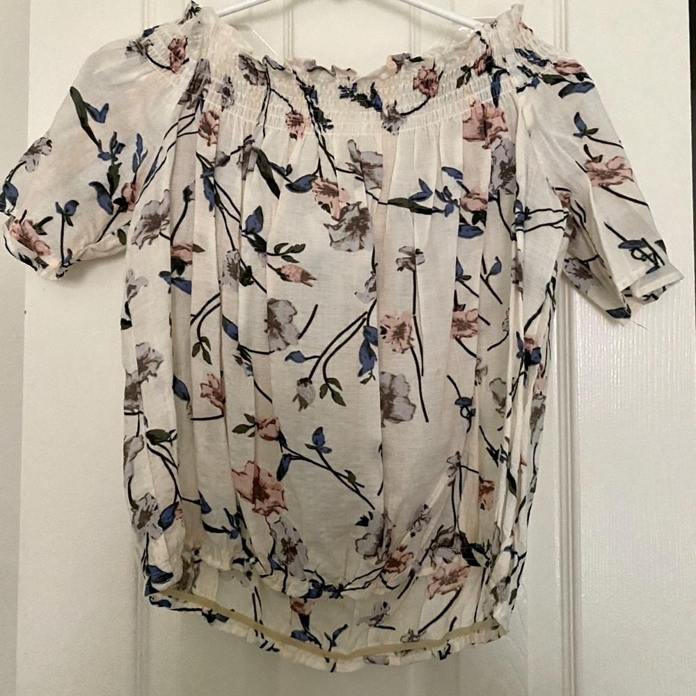 OFF THE SHOULDER CROP TOP